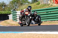 Vintage-motorcycle-club;eventdigitalimages;mallory-park;mallory-park-trackday-photographs;no-limits-trackdays;peter-wileman-photography;trackday-digital-images;trackday-photos;vmcc-festival-1000-bikes-photographs