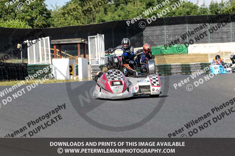 Vintage motorcycle club;eventdigitalimages;mallory park;mallory park trackday photographs;no limits trackdays;peter wileman photography;trackday digital images;trackday photos;vmcc festival 1000 bikes photographs
