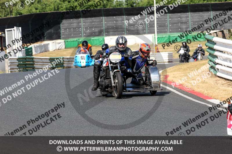 Vintage motorcycle club;eventdigitalimages;mallory park;mallory park trackday photographs;no limits trackdays;peter wileman photography;trackday digital images;trackday photos;vmcc festival 1000 bikes photographs