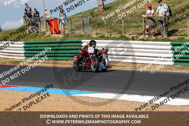 Vintage motorcycle club;eventdigitalimages;mallory park;mallory park trackday photographs;no limits trackdays;peter wileman photography;trackday digital images;trackday photos;vmcc festival 1000 bikes photographs