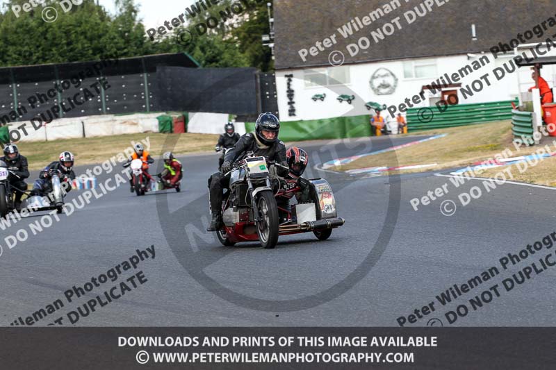 Vintage motorcycle club;eventdigitalimages;mallory park;mallory park trackday photographs;no limits trackdays;peter wileman photography;trackday digital images;trackday photos;vmcc festival 1000 bikes photographs