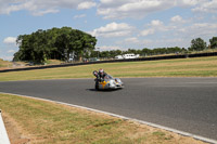 Vintage-motorcycle-club;eventdigitalimages;mallory-park;mallory-park-trackday-photographs;no-limits-trackdays;peter-wileman-photography;trackday-digital-images;trackday-photos;vmcc-festival-1000-bikes-photographs