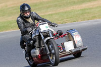 Vintage-motorcycle-club;eventdigitalimages;mallory-park;mallory-park-trackday-photographs;no-limits-trackdays;peter-wileman-photography;trackday-digital-images;trackday-photos;vmcc-festival-1000-bikes-photographs