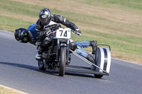 Vintage-motorcycle-club;eventdigitalimages;mallory-park;mallory-park-trackday-photographs;no-limits-trackdays;peter-wileman-photography;trackday-digital-images;trackday-photos;vmcc-festival-1000-bikes-photographs