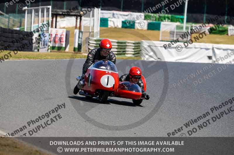 Vintage motorcycle club;eventdigitalimages;mallory park;mallory park trackday photographs;no limits trackdays;peter wileman photography;trackday digital images;trackday photos;vmcc festival 1000 bikes photographs