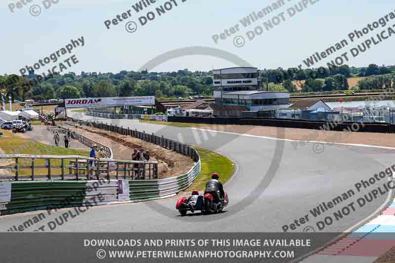 Vintage motorcycle club;eventdigitalimages;mallory park;mallory park trackday photographs;no limits trackdays;peter wileman photography;trackday digital images;trackday photos;vmcc festival 1000 bikes photographs