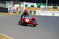 Vintage-motorcycle-club;eventdigitalimages;mallory-park;mallory-park-trackday-photographs;no-limits-trackdays;peter-wileman-photography;trackday-digital-images;trackday-photos;vmcc-festival-1000-bikes-photographs