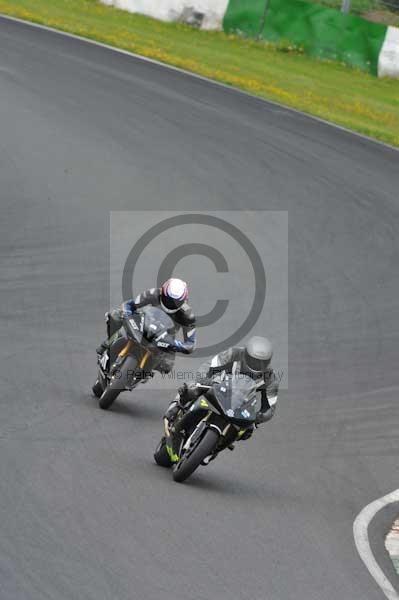 Mallory park Leicestershire;Mallory park photographs;Motorcycle action photographs;event digital images;eventdigitalimages;mallory park;no limits trackday;peter wileman photography;trackday;trackday digital images;trackday photos