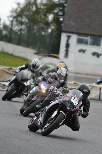 Mallory park Leicestershire;Mallory park photographs;Motorcycle action photographs;event digital images;eventdigitalimages;mallory park;no limits trackday;peter wileman photography;trackday;trackday digital images;trackday photos