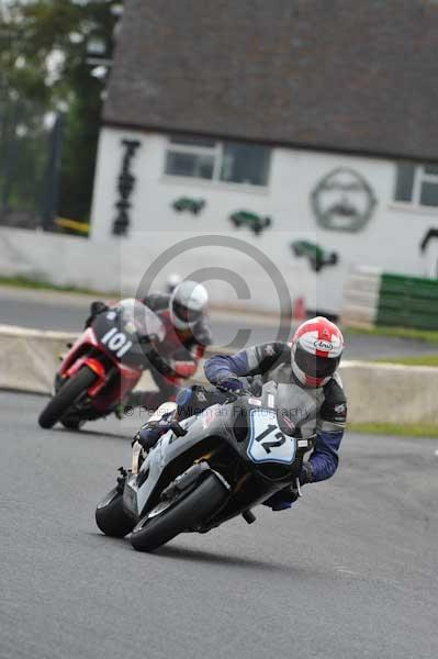 Mallory park Leicestershire;Mallory park photographs;Motorcycle action photographs;event digital images;eventdigitalimages;mallory park;no limits trackday;peter wileman photography;trackday;trackday digital images;trackday photos