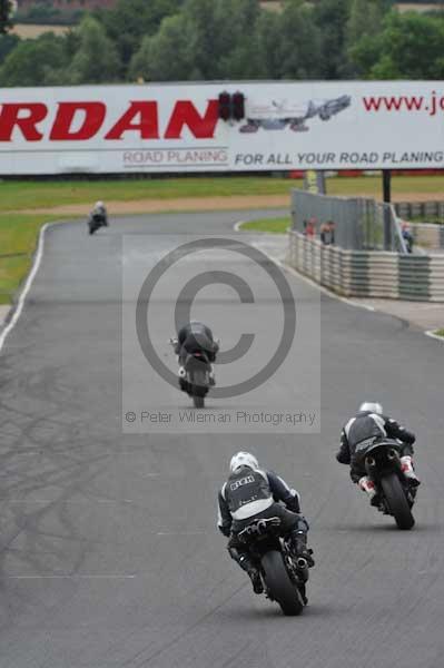 Mallory park Leicestershire;Mallory park photographs;Motorcycle action photographs;event digital images;eventdigitalimages;mallory park;no limits trackday;peter wileman photography;trackday;trackday digital images;trackday photos