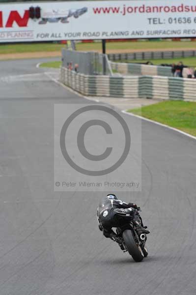 Mallory park Leicestershire;Mallory park photographs;Motorcycle action photographs;event digital images;eventdigitalimages;mallory park;no limits trackday;peter wileman photography;trackday;trackday digital images;trackday photos