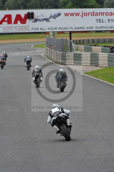 Mallory park Leicestershire;Mallory park photographs;Motorcycle action photographs;event digital images;eventdigitalimages;mallory park;no limits trackday;peter wileman photography;trackday;trackday digital images;trackday photos