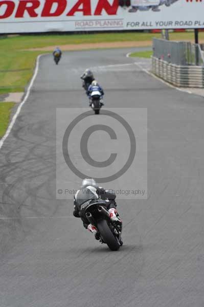 Mallory park Leicestershire;Mallory park photographs;Motorcycle action photographs;event digital images;eventdigitalimages;mallory park;no limits trackday;peter wileman photography;trackday;trackday digital images;trackday photos