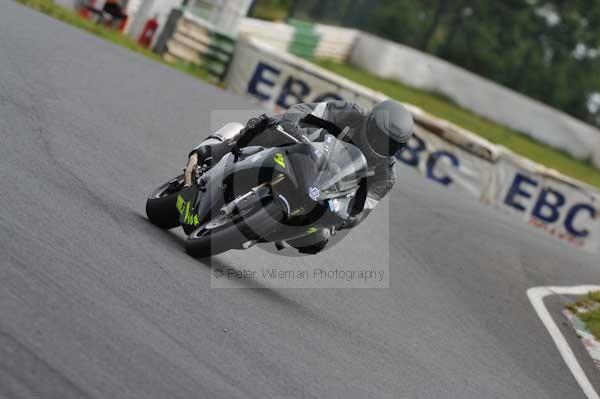 Mallory park Leicestershire;Mallory park photographs;Motorcycle action photographs;event digital images;eventdigitalimages;mallory park;no limits trackday;peter wileman photography;trackday;trackday digital images;trackday photos