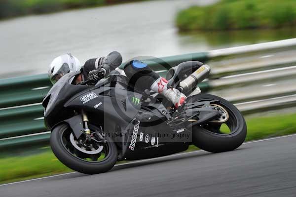 Mallory park Leicestershire;Mallory park photographs;Motorcycle action photographs;event digital images;eventdigitalimages;mallory park;no limits trackday;peter wileman photography;trackday;trackday digital images;trackday photos