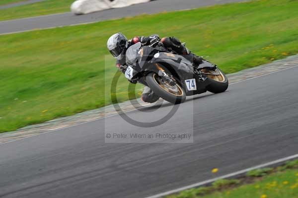 Mallory park Leicestershire;Mallory park photographs;Motorcycle action photographs;event digital images;eventdigitalimages;mallory park;no limits trackday;peter wileman photography;trackday;trackday digital images;trackday photos