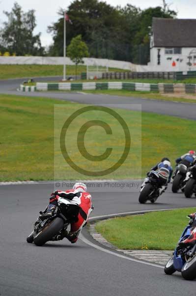 Mallory park Leicestershire;Mallory park photographs;Motorcycle action photographs;event digital images;eventdigitalimages;mallory park;no limits trackday;peter wileman photography;trackday;trackday digital images;trackday photos