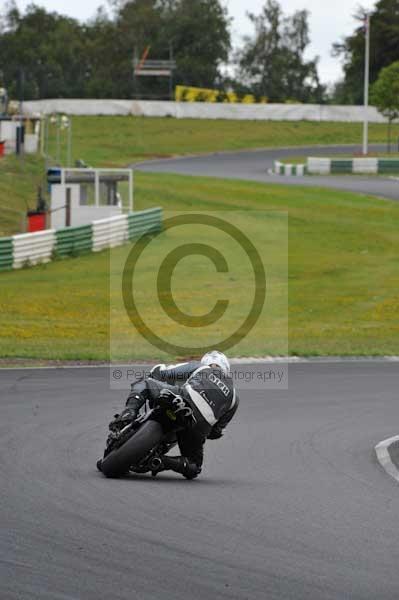 Mallory park Leicestershire;Mallory park photographs;Motorcycle action photographs;event digital images;eventdigitalimages;mallory park;no limits trackday;peter wileman photography;trackday;trackday digital images;trackday photos