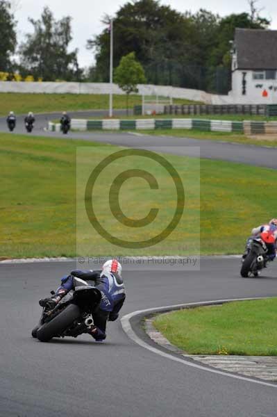 Mallory park Leicestershire;Mallory park photographs;Motorcycle action photographs;event digital images;eventdigitalimages;mallory park;no limits trackday;peter wileman photography;trackday;trackday digital images;trackday photos