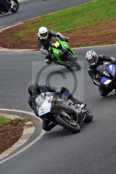 Mallory park Leicestershire;Mallory park photographs;Motorcycle action photographs;event digital images;eventdigitalimages;mallory park;no limits trackday;peter wileman photography;trackday;trackday digital images;trackday photos
