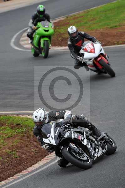 Mallory park Leicestershire;Mallory park photographs;Motorcycle action photographs;event digital images;eventdigitalimages;mallory park;no limits trackday;peter wileman photography;trackday;trackday digital images;trackday photos