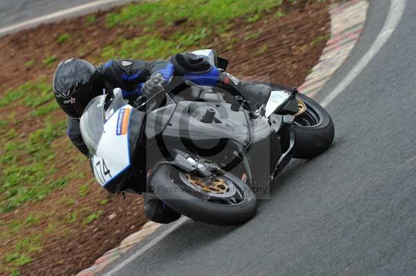 Mallory park Leicestershire;Mallory park photographs;Motorcycle action photographs;event digital images;eventdigitalimages;mallory park;no limits trackday;peter wileman photography;trackday;trackday digital images;trackday photos