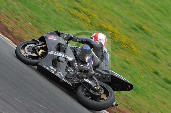 Mallory park Leicestershire;Mallory park photographs;Motorcycle action photographs;event digital images;eventdigitalimages;mallory park;no limits trackday;peter wileman photography;trackday;trackday digital images;trackday photos