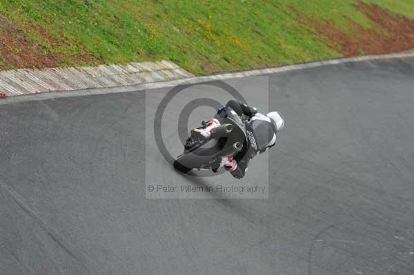 Mallory park Leicestershire;Mallory park photographs;Motorcycle action photographs;event digital images;eventdigitalimages;mallory park;no limits trackday;peter wileman photography;trackday;trackday digital images;trackday photos