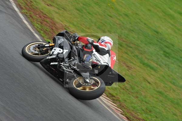 Mallory park Leicestershire;Mallory park photographs;Motorcycle action photographs;event digital images;eventdigitalimages;mallory park;no limits trackday;peter wileman photography;trackday;trackday digital images;trackday photos