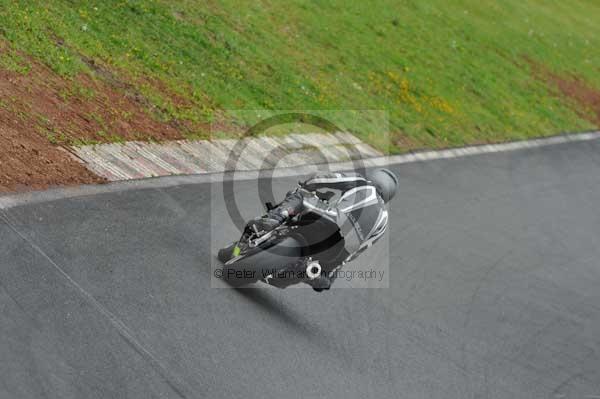 Mallory park Leicestershire;Mallory park photographs;Motorcycle action photographs;event digital images;eventdigitalimages;mallory park;no limits trackday;peter wileman photography;trackday;trackday digital images;trackday photos