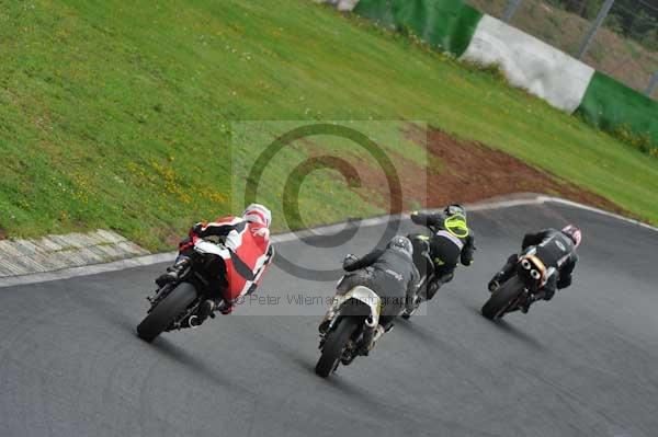 Mallory park Leicestershire;Mallory park photographs;Motorcycle action photographs;event digital images;eventdigitalimages;mallory park;no limits trackday;peter wileman photography;trackday;trackday digital images;trackday photos
