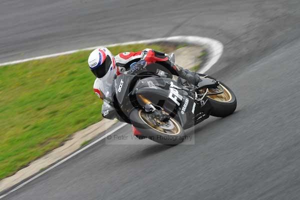 Mallory park Leicestershire;Mallory park photographs;Motorcycle action photographs;event digital images;eventdigitalimages;mallory park;no limits trackday;peter wileman photography;trackday;trackday digital images;trackday photos