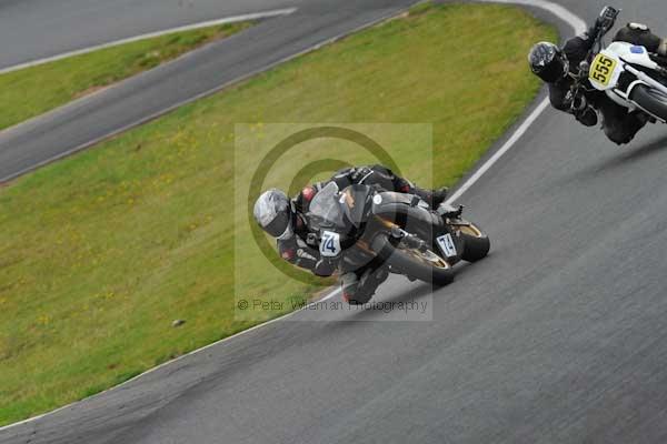 Mallory park Leicestershire;Mallory park photographs;Motorcycle action photographs;event digital images;eventdigitalimages;mallory park;no limits trackday;peter wileman photography;trackday;trackday digital images;trackday photos