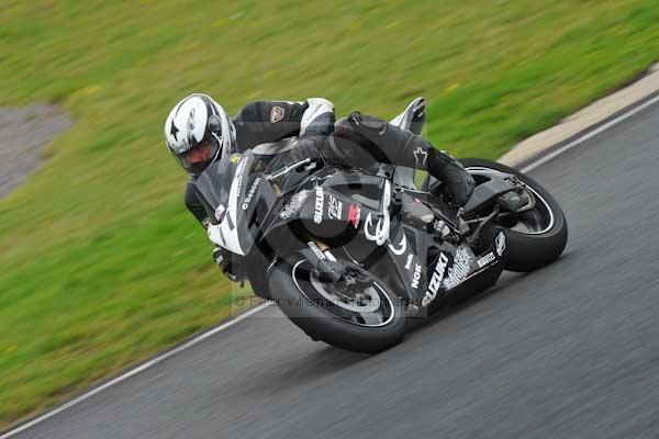 Mallory park Leicestershire;Mallory park photographs;Motorcycle action photographs;event digital images;eventdigitalimages;mallory park;no limits trackday;peter wileman photography;trackday;trackday digital images;trackday photos