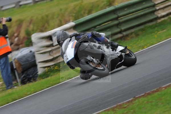 Mallory park Leicestershire;Mallory park photographs;Motorcycle action photographs;event digital images;eventdigitalimages;mallory park;no limits trackday;peter wileman photography;trackday;trackday digital images;trackday photos