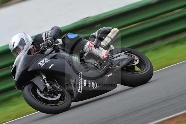Mallory park Leicestershire;Mallory park photographs;Motorcycle action photographs;event digital images;eventdigitalimages;mallory park;no limits trackday;peter wileman photography;trackday;trackday digital images;trackday photos