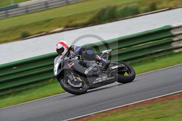 Mallory park Leicestershire;Mallory park photographs;Motorcycle action photographs;event digital images;eventdigitalimages;mallory park;no limits trackday;peter wileman photography;trackday;trackday digital images;trackday photos
