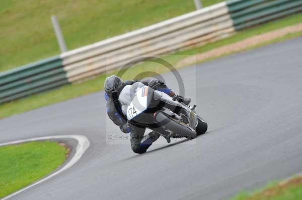 Mallory park Leicestershire;Mallory park photographs;Motorcycle action photographs;event digital images;eventdigitalimages;mallory park;no limits trackday;peter wileman photography;trackday;trackday digital images;trackday photos
