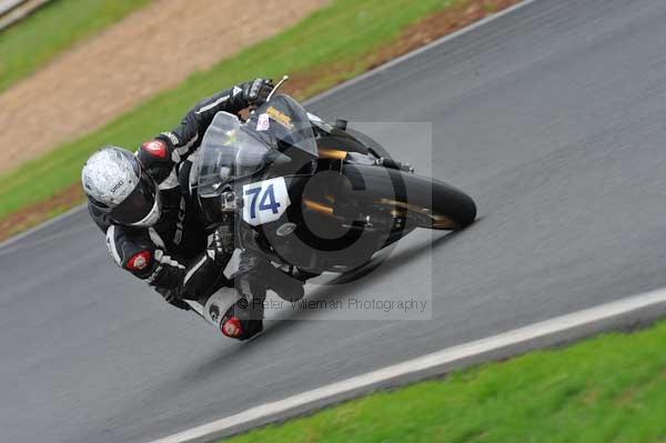 Mallory park Leicestershire;Mallory park photographs;Motorcycle action photographs;event digital images;eventdigitalimages;mallory park;no limits trackday;peter wileman photography;trackday;trackday digital images;trackday photos