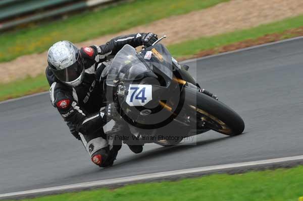 Mallory park Leicestershire;Mallory park photographs;Motorcycle action photographs;event digital images;eventdigitalimages;mallory park;no limits trackday;peter wileman photography;trackday;trackday digital images;trackday photos