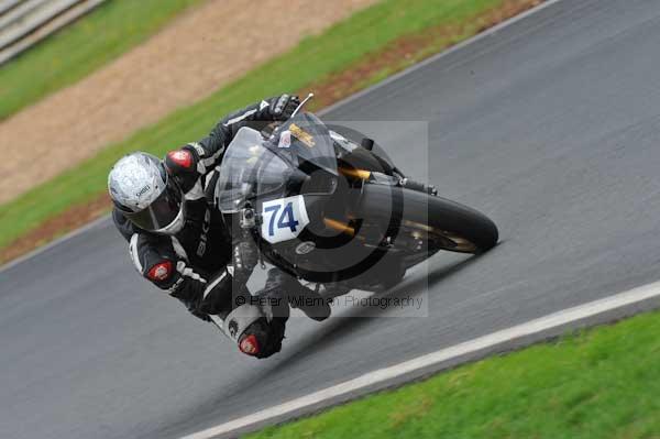 Mallory park Leicestershire;Mallory park photographs;Motorcycle action photographs;event digital images;eventdigitalimages;mallory park;no limits trackday;peter wileman photography;trackday;trackday digital images;trackday photos