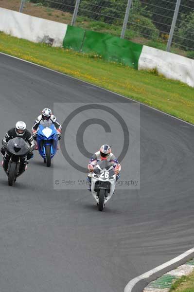 Mallory park Leicestershire;Mallory park photographs;Motorcycle action photographs;event digital images;eventdigitalimages;mallory park;no limits trackday;peter wileman photography;trackday;trackday digital images;trackday photos