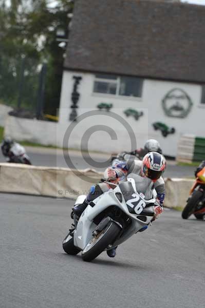 Mallory park Leicestershire;Mallory park photographs;Motorcycle action photographs;event digital images;eventdigitalimages;mallory park;no limits trackday;peter wileman photography;trackday;trackday digital images;trackday photos