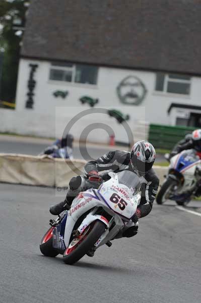 Mallory park Leicestershire;Mallory park photographs;Motorcycle action photographs;event digital images;eventdigitalimages;mallory park;no limits trackday;peter wileman photography;trackday;trackday digital images;trackday photos