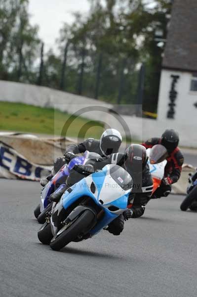 Mallory park Leicestershire;Mallory park photographs;Motorcycle action photographs;event digital images;eventdigitalimages;mallory park;no limits trackday;peter wileman photography;trackday;trackday digital images;trackday photos