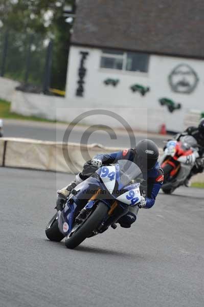 Mallory park Leicestershire;Mallory park photographs;Motorcycle action photographs;event digital images;eventdigitalimages;mallory park;no limits trackday;peter wileman photography;trackday;trackday digital images;trackday photos