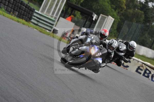 Mallory park Leicestershire;Mallory park photographs;Motorcycle action photographs;event digital images;eventdigitalimages;mallory park;no limits trackday;peter wileman photography;trackday;trackday digital images;trackday photos