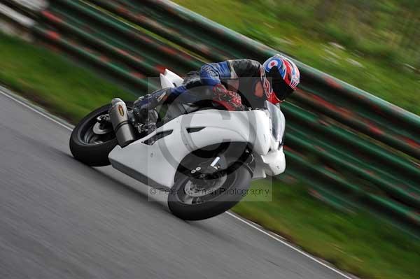 Mallory park Leicestershire;Mallory park photographs;Motorcycle action photographs;event digital images;eventdigitalimages;mallory park;no limits trackday;peter wileman photography;trackday;trackday digital images;trackday photos