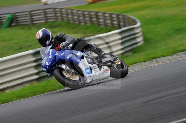 Mallory park Leicestershire;Mallory park photographs;Motorcycle action photographs;event digital images;eventdigitalimages;mallory park;no limits trackday;peter wileman photography;trackday;trackday digital images;trackday photos